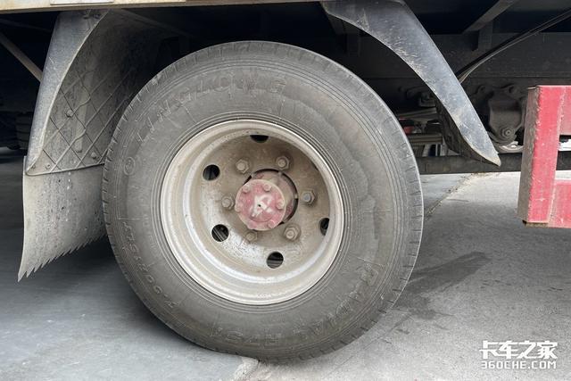 探秘京东物流仓库，快递车为啥选东风多利卡D6？