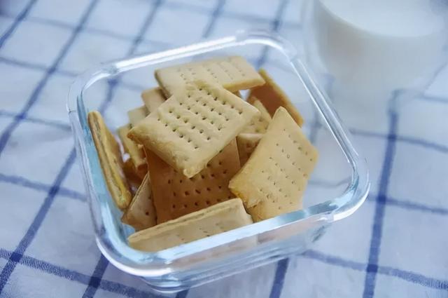 胃不好的人要“多吃菜少吃肉”？这几大养胃谣言，不能再被骗了