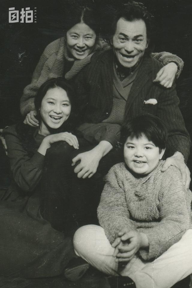 我，49岁开始北漂，79岁走秀爆红，85岁学开飞机，一辈子都在演戏