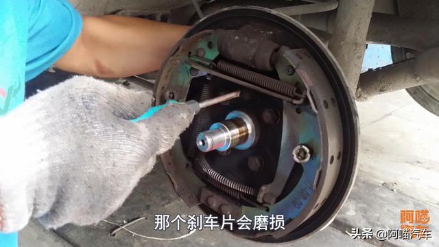 图文 开了五公里才发现手刹没放 对车子有多大伤害 会不会刹车失灵 带脚刹开车会造成什么后果 Www Fjrhs Com