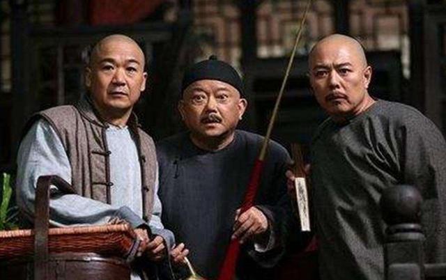 乾隆去世后，嘉庆将和珅赐死了，那么纪晓岚结局怎么样？