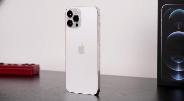 为什么苹果iPhone 12的差评这么多？