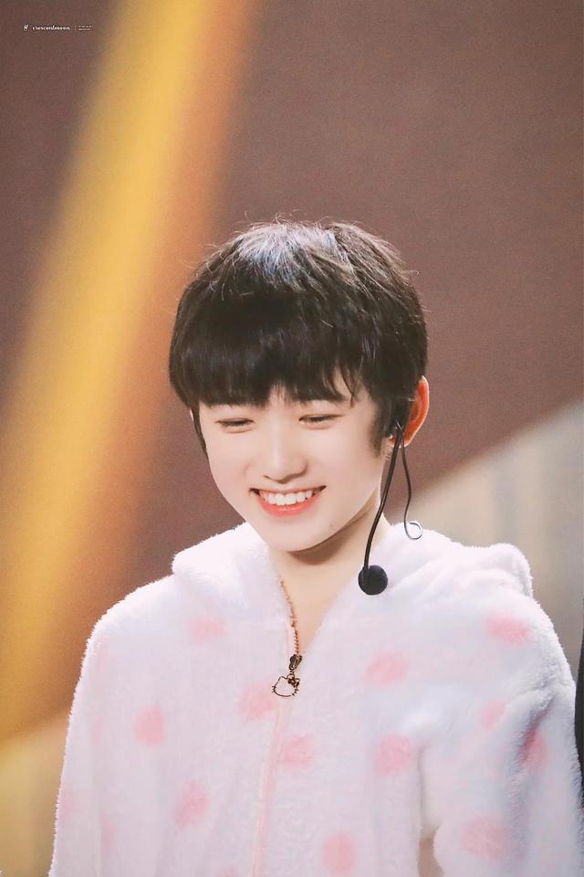 宋亚轩可爱图片无水印宋亚轩可爱到爆的图片