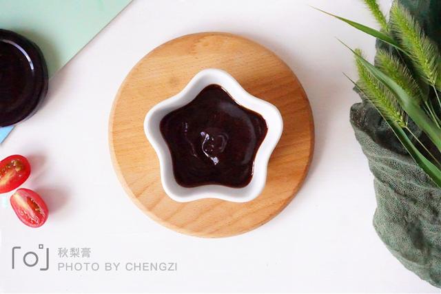 秋梨膏怎么喝治咳嗽(秋梨膏用开水冲还是温水冲)