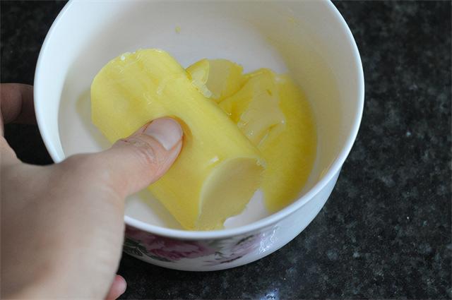 万圣节，给孩子烤盘“扫帚”应应景！酥得掉渣的配方，出炉秒光