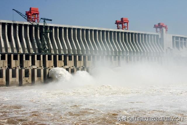 为了解决错峰限电，我国再造7座三峡水电站