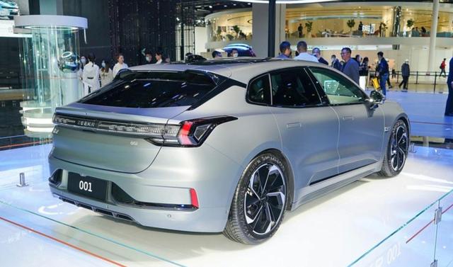 续航712公里创国产车之最！极氪001在宁波工厂下线：本周开始交付