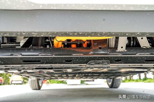 新车｜到底和宏光MINI EV谁更值？实拍低配奇瑞小蚂蚁20万蚁粉款