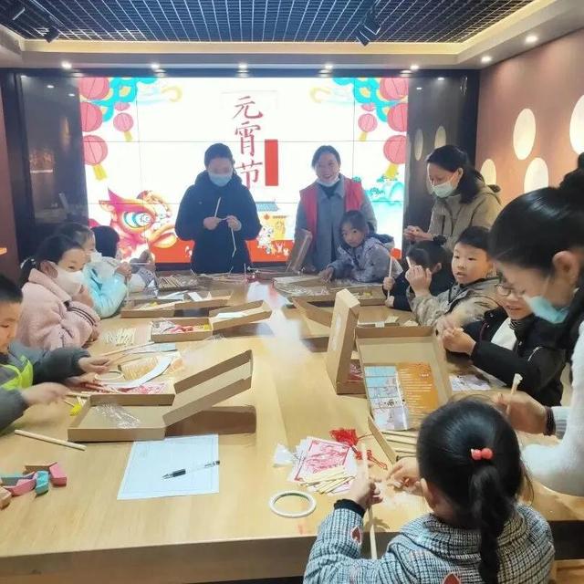民生工程图片展讲解