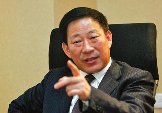 1986年，淮安教师为生二胎放弃铁饭碗，下海经商却打拼出千亿财富