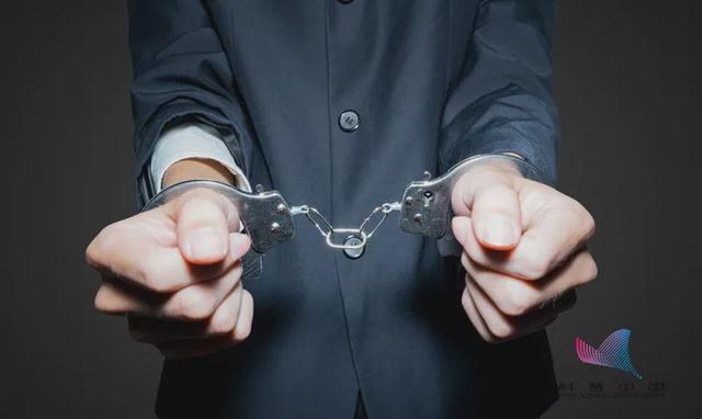 针孔监控探头怎么找到（酒店如何判断房间里有没有针孔摄像头）