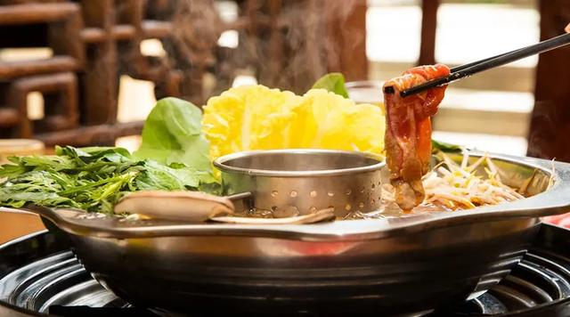 生病只能吃白粥？我们建议你涮火锅