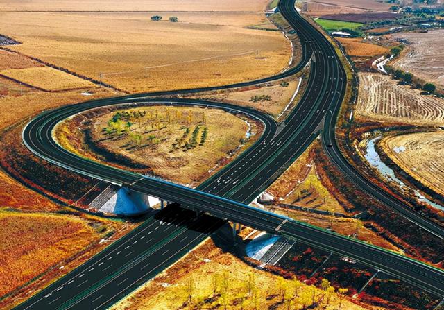 负债7万亿，2020年亏掉7478亿，连亏8年的高速公路，钱去哪了？