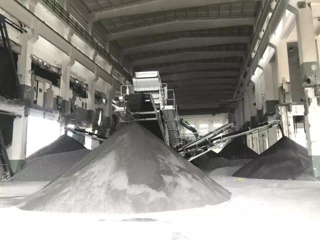 人字形破碎机