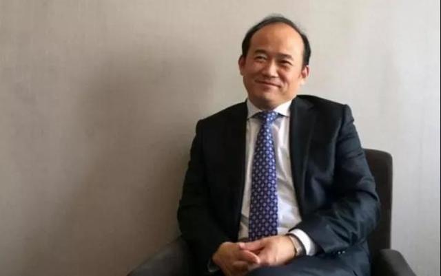 兰世立：从农村小伙变成首富，39岁身价20亿，为何会被全球通缉？