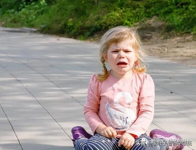 原来这些表现是感觉调节障碍惹的祸，家长赶紧给孩子自测一下