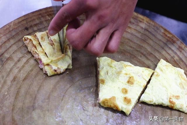 雞蛋皮裹上雞肉餡，淋上糖醋汁，酸甜開胃，宅在家裡做給孩子吃 健身 第8张