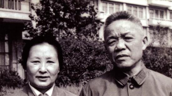 工程兵政治部副主任展征