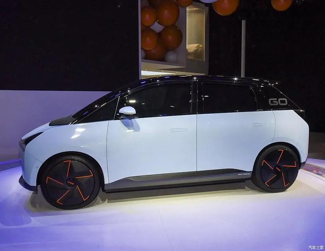 充电8分钟续航200km！游戏狂人造的车什么样？