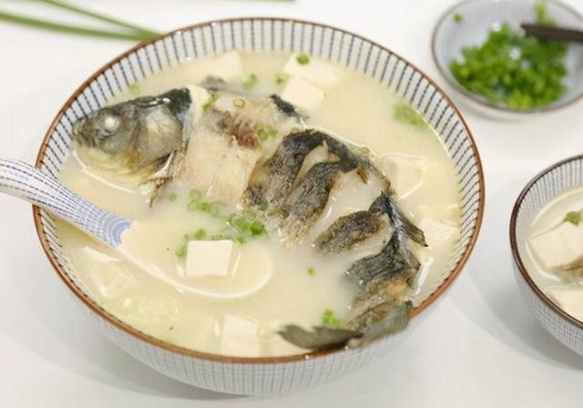 清炖鱼的家常做法 清炖鱼的家常做法（清炖鱼怎样做好吃） 美食
