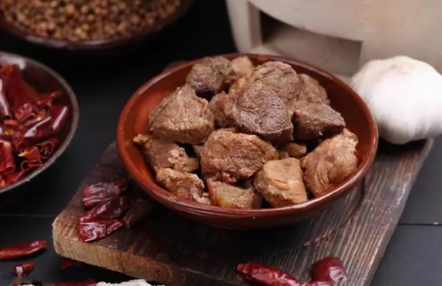 吃羊肉可以养胃吗？医生提示：秋后养胃，可多吃这3种肉食