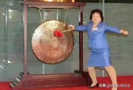 金嗓子要退市，传奇女老板成了“老赖”！她是如何打烂一手好牌的？