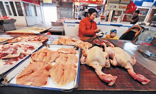 年龄越大应该少吃肉，还是多吃肉？50岁后，这4种肉可以多吃点