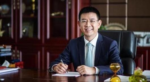 武汉首富不搞房地产，也不卖鸭脖，身家就达到了490亿元