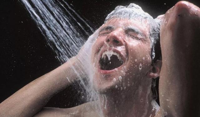 洗澡用冷水对身体好吗,洗冷水澡有什么功效