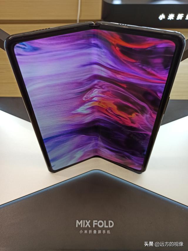 看到离万元仅一元之距的手机和巨屏电视，MI系的，你会米西米西吗