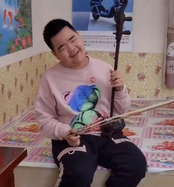 曹星一家三口图片(乡村爱情里面的曹星一家三口)-天晟网