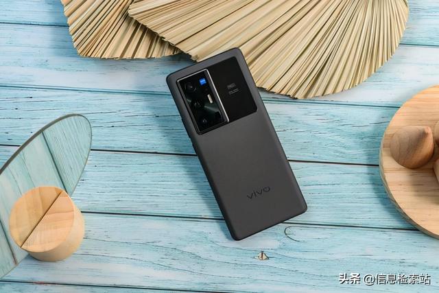 vivo X80 Pro持续开火，陶瓷机身+100倍变焦+5100mAh，全能旗舰