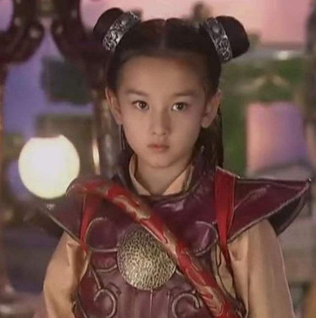 这6个明星明明是纯天然，却像极了整容脸，你看走眼几个？