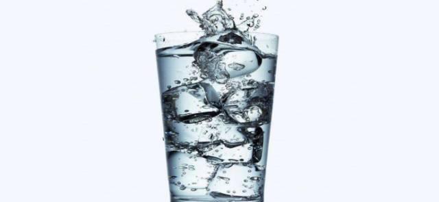 起床后喝一杯温水，等于喝细菌？很多人不明白，医生给你讲解一下