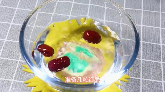 宝宝补铁辅食，吃猪肝就错了，不加一滴水的小蛋糕，出锅就吃光了