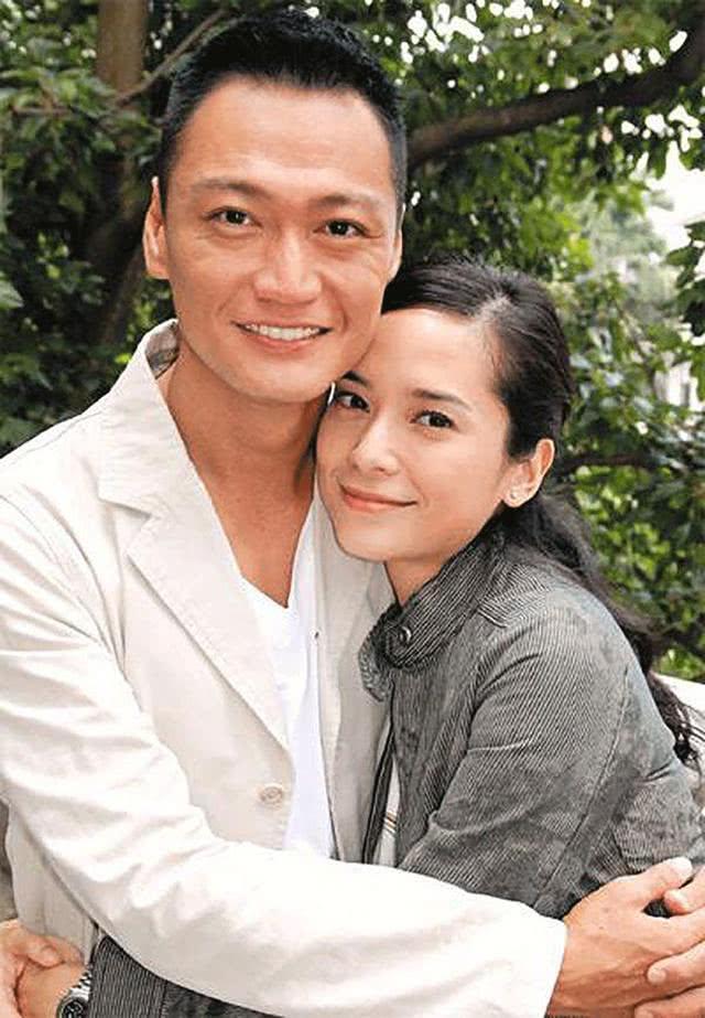 米雪和陶大宇同框喜庆生，脸蛋精致似少女，男友去世11年至今未婚