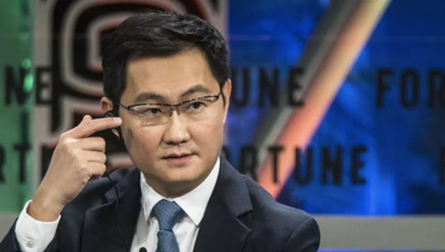 对战马化腾，“不爽”雷军：百亿富豪发迹史