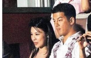 孙志浩:贾静雯女儿过16岁生日，生父孙志浩与后妈出镜，吻其脸颊显亲密