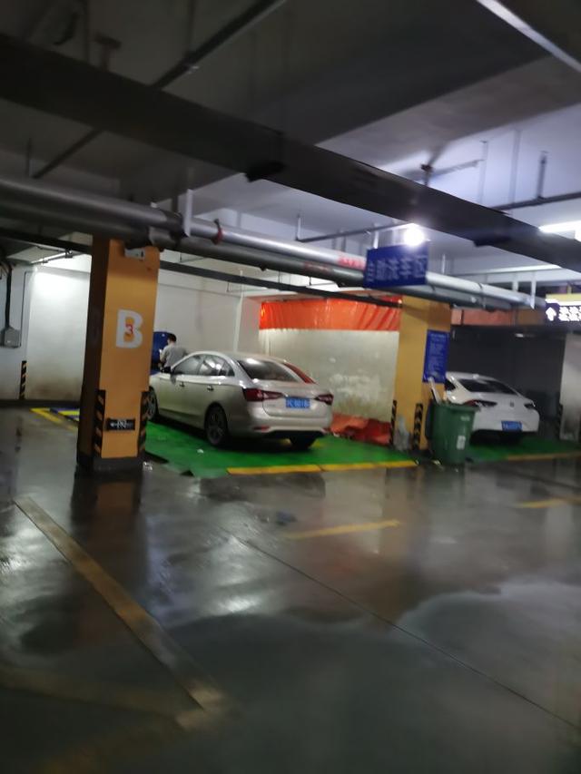 图文 地下车库竟然有自助洗车 地下车位可以自己洗车吗 Www Fjrhs Com