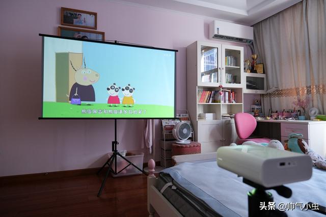 天貓精靈智能投影儀“小白盒”測評：還真的是個移動的電影院