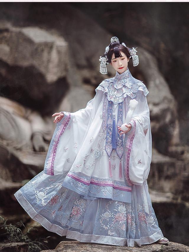 重工刺绣汉服推荐(重工汉服是什么意思)