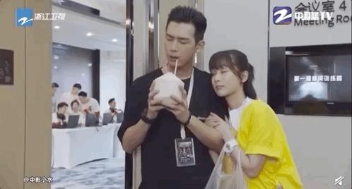 「记者探访」李现真正的老婆结婚照片_李现最近素颜