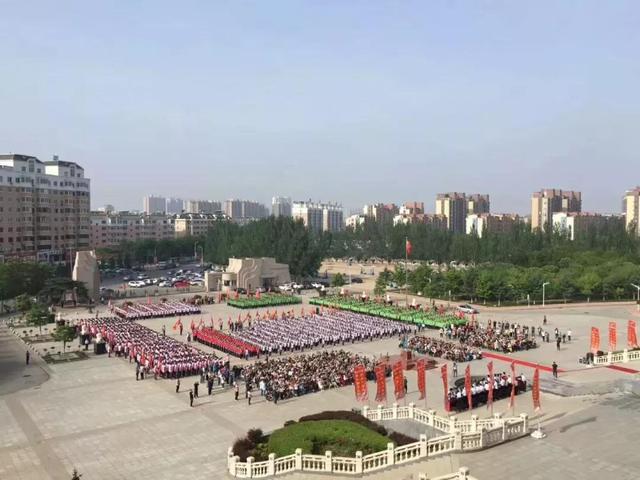 葫芦岛市一高中