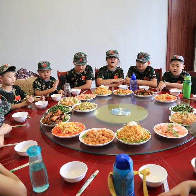 全封闭军事化管理学校怎么教育孩子(军事化管理封闭式学校对孩子好吗)(图52)