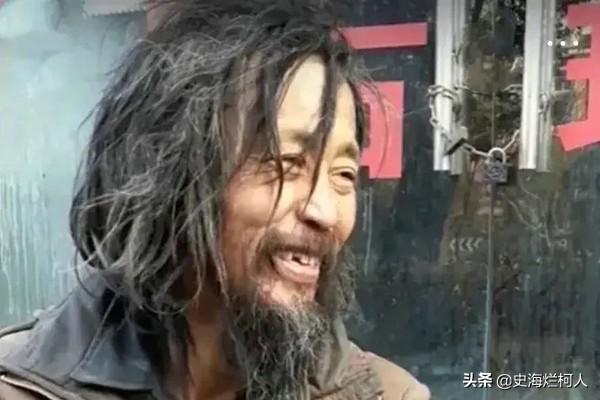 流浪大师的爆红,究竟讽刺了谁?这场闹剧为何会愈演愈烈?
