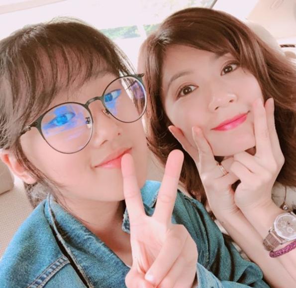 孙志浩:贾静雯大女儿力护生父孙志浩！怼网友不知离婚内情，父女感情深厚