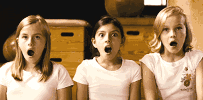 和孩子在家看片，突然出现“开车”镜头怎么办？