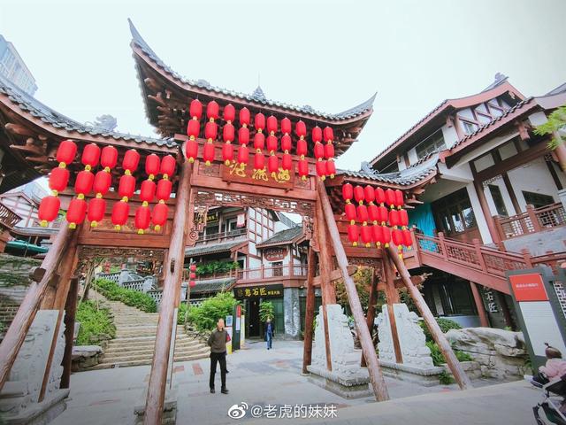 起重庆旅游,大多数都是在洪崖洞解放碑等网红景点,很少有人知道巴南区