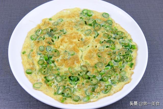 廚師長教你做尖椒跑蛋，雞蛋裹在尖椒上，不鬆散不夾生 美食頻道 第1张