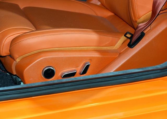 松散机车整了一台“保时捷”，续航可达800km，3.8S即可破百